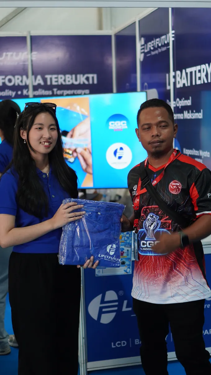 Merchandise Life Future untuk peserta CGC