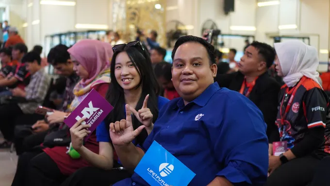 Tim Life Future di area penonton CGC